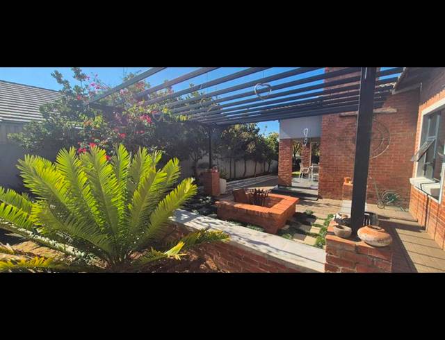 3 BEDROOM HOUSE FOR SALE IN MIDLANDS ESTATE